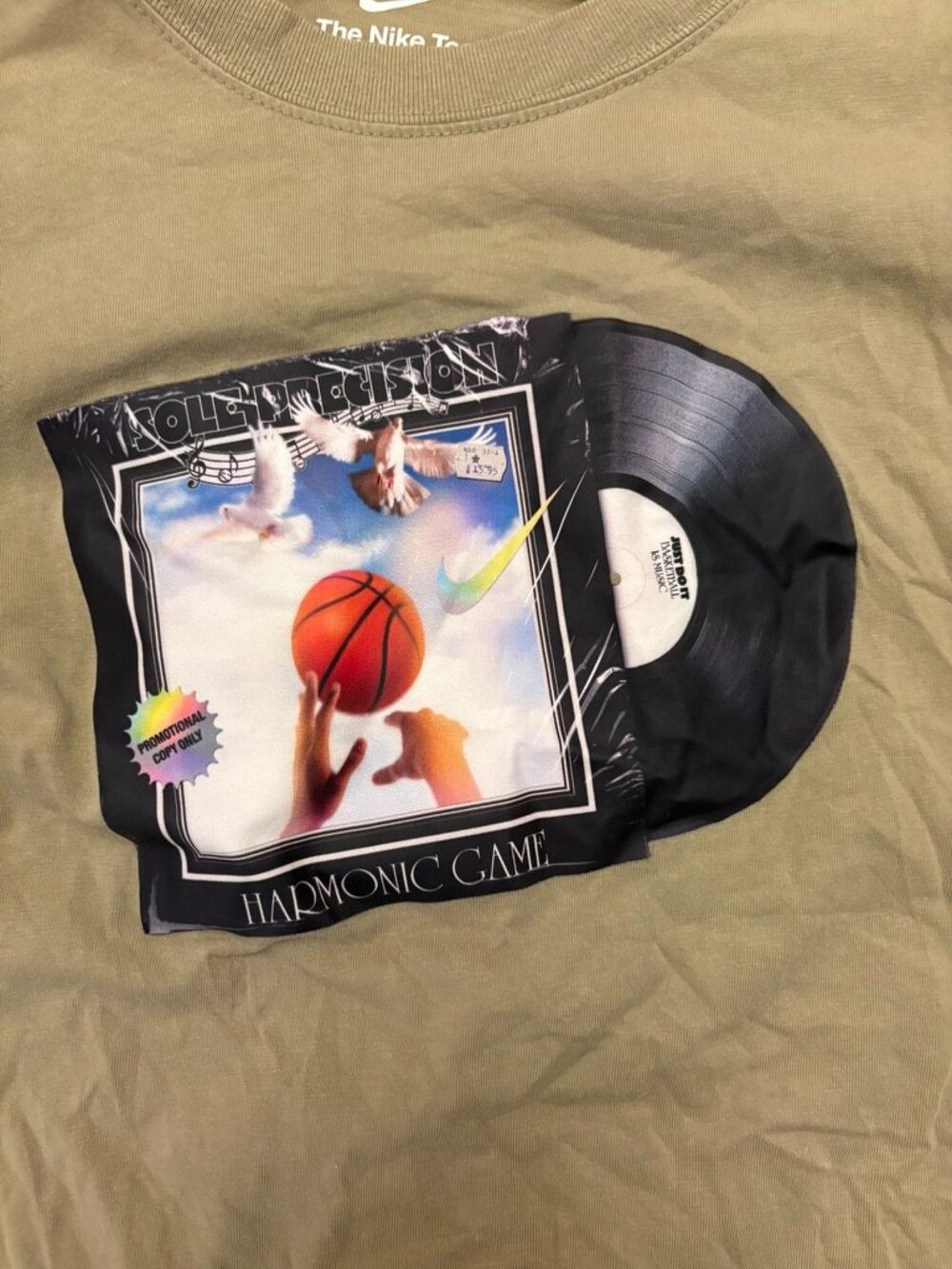 Nike Loose Fit Harmonic Game Vinyl T-Shirt, Neutral Olive Large